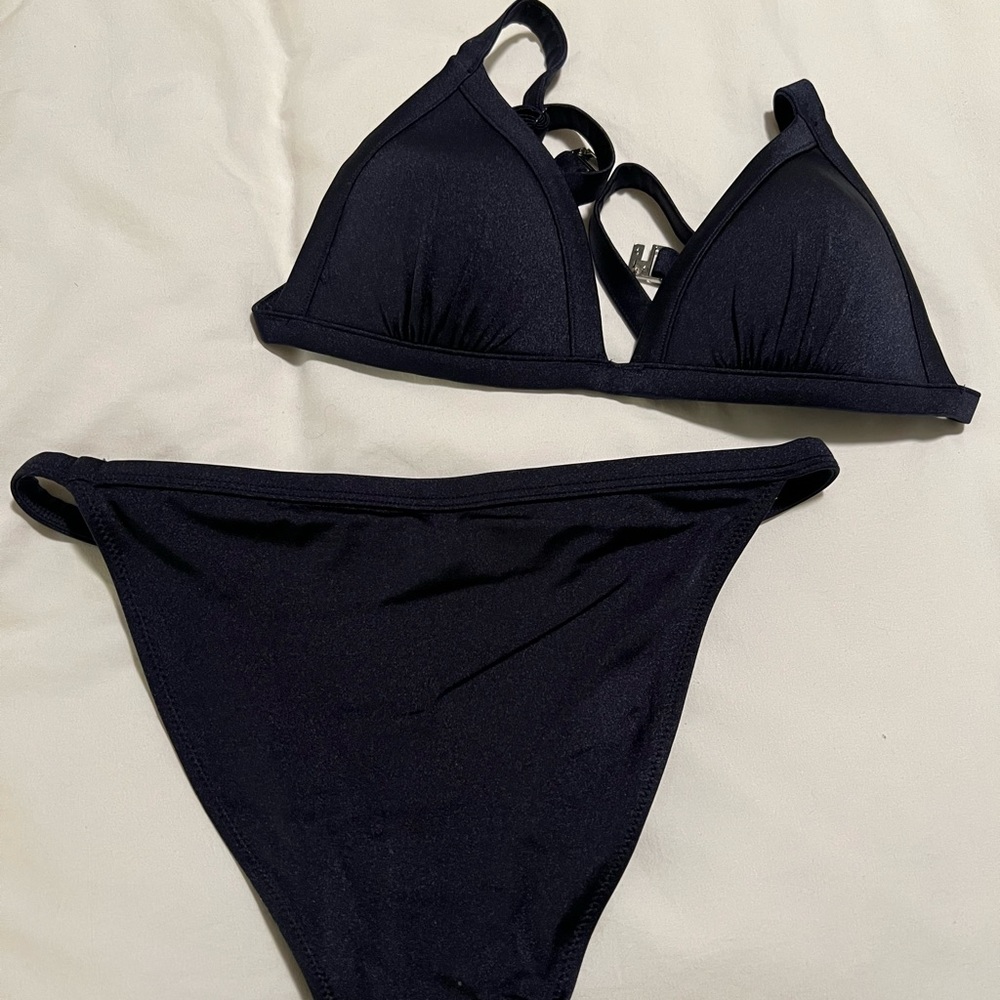 Navy bikini